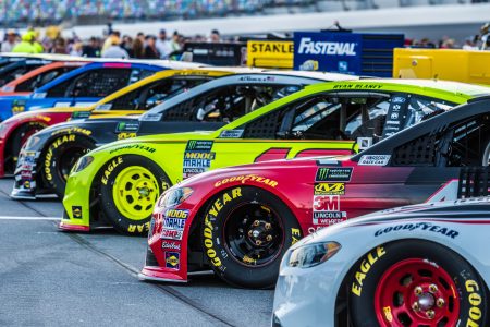 NASCAR-Cars_1040x585