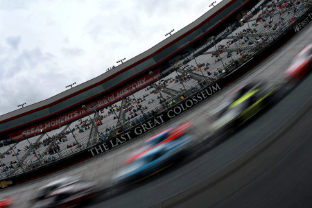 Bristol-Motor-Speedway_1040x585