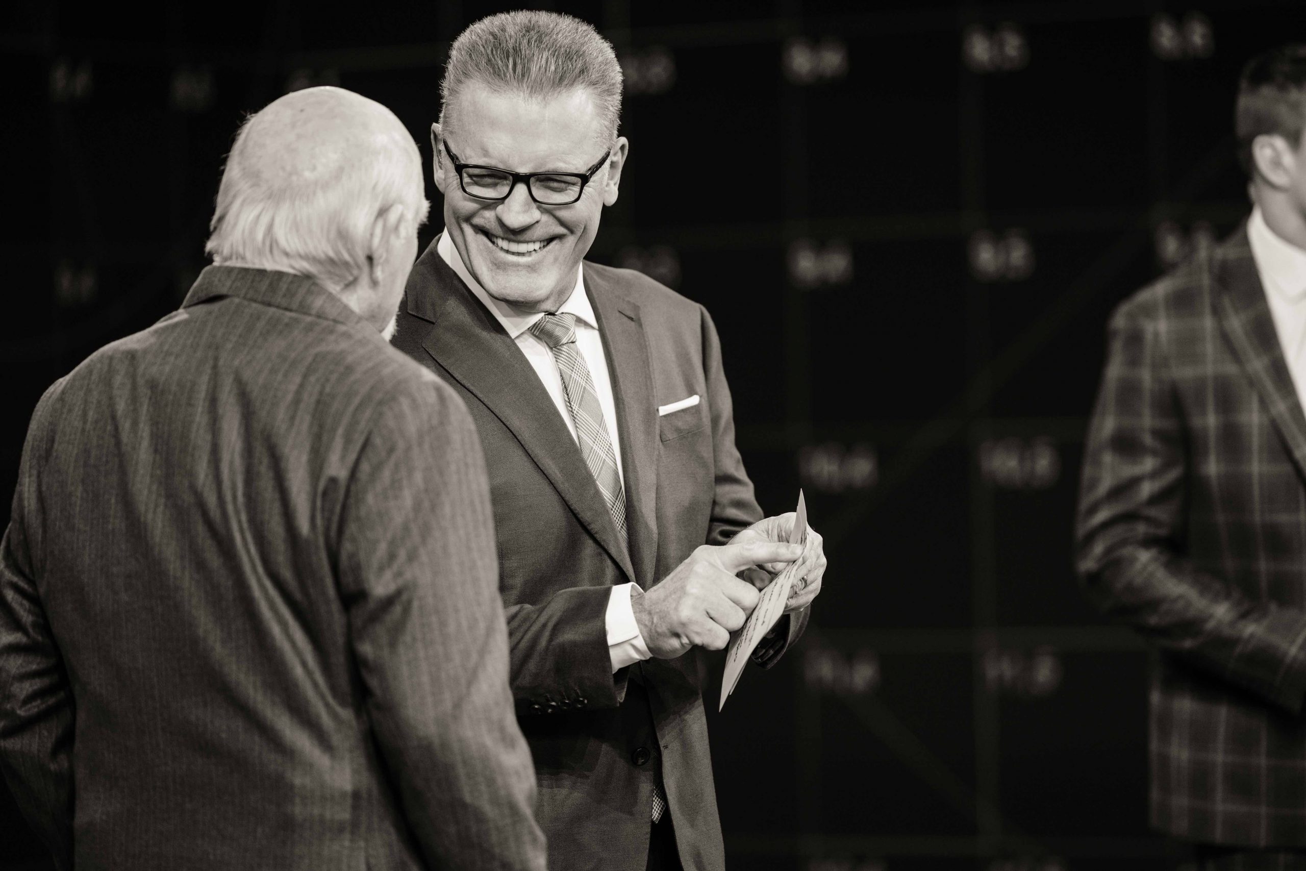 Howie Long having a funny moment with Bradshaw